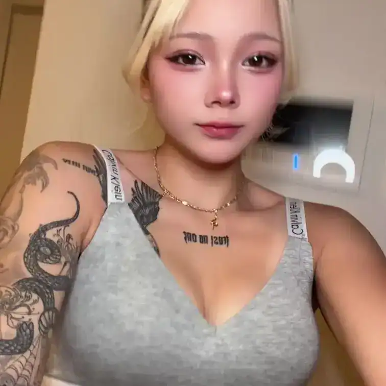 セクシーバージョンのTikTokダンス〜 – Tommy