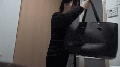 【民泊着替え】爆乳むちむち美女!妖艶人妻の裸体/257人目・258人目
