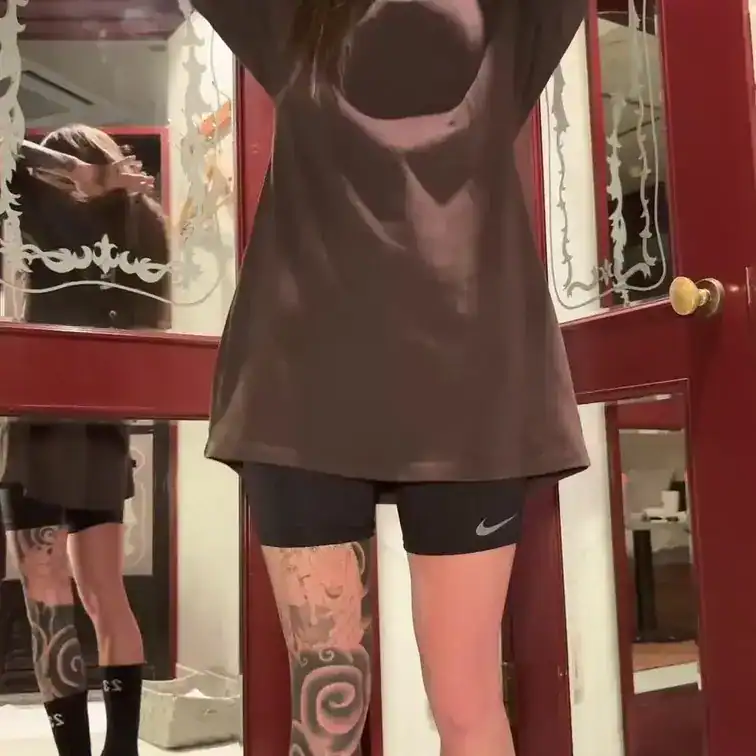 ただ服脱いですっぽんぽんになってるだけの動画だよ❣️