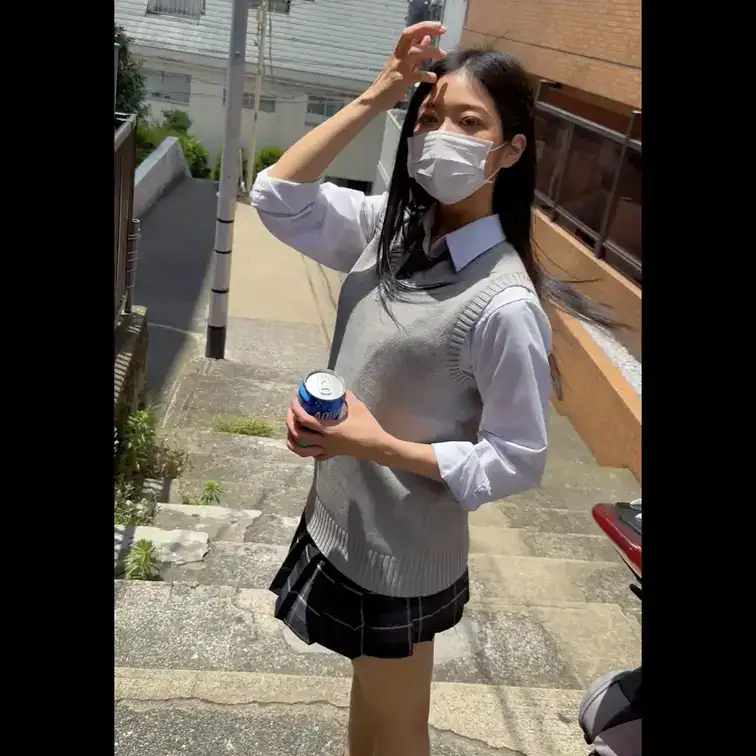 拝啓　皆さま、神動画の予感です。 もう赤ちゃん作れる体の18歳に初めての中出しを収めた超貴重映像！！これは永久保存決定です！