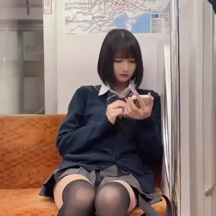 ぱんつ見えそうw